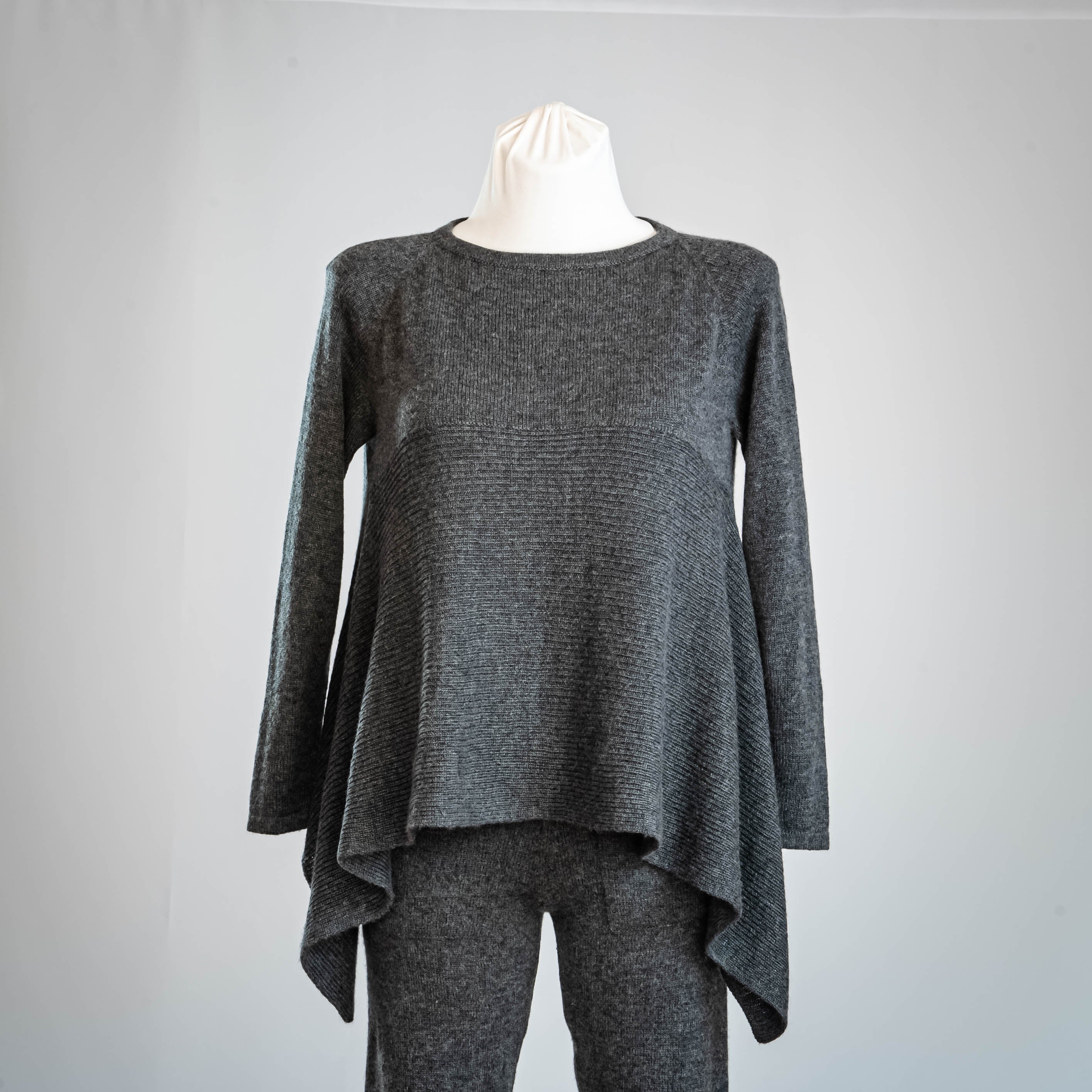 modello pullover con pannello orizzontale